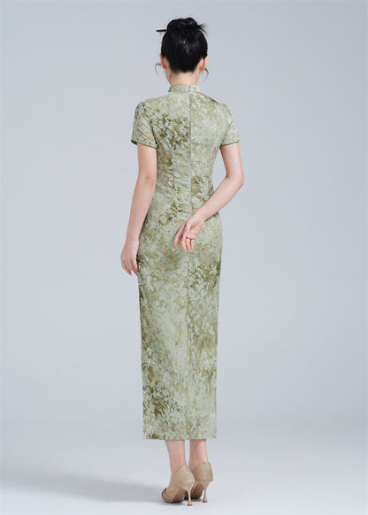 Robe Qipao fleurie verte en sourdine