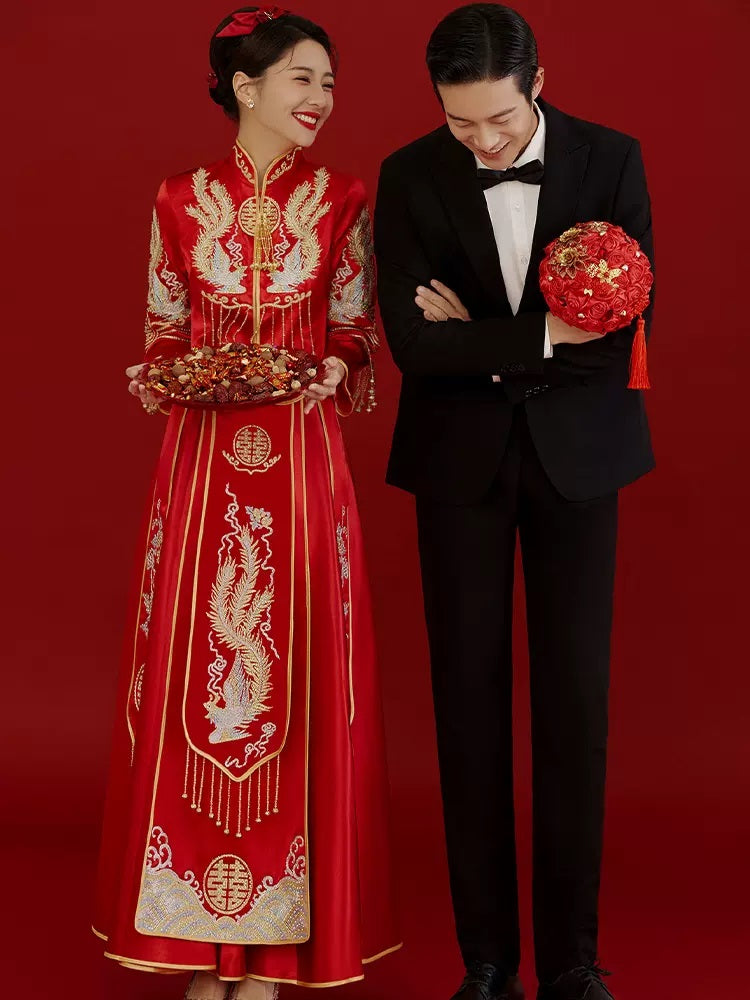 model in traditional red phoenix wedding qun kwa dress 