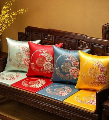 Orientalische Imperiale Pfingstrosen- & Langlebigkeits-Symbol Bestickte Satinkissen