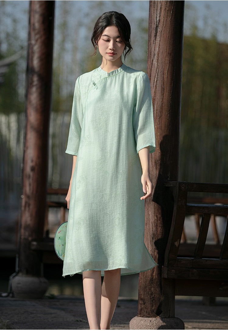 Lockeres Cheongsam-Qipao-Kleid mit grünem Bambusblätter-Print