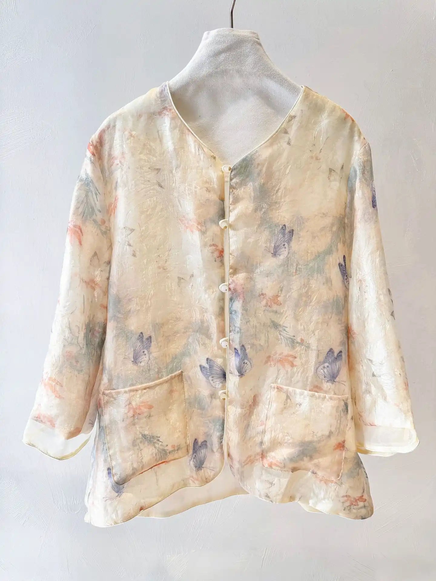 Neues Set aus transparentem Oberteil und lila Rock im chinesischen Stil mit Schmetterlingsmotiv