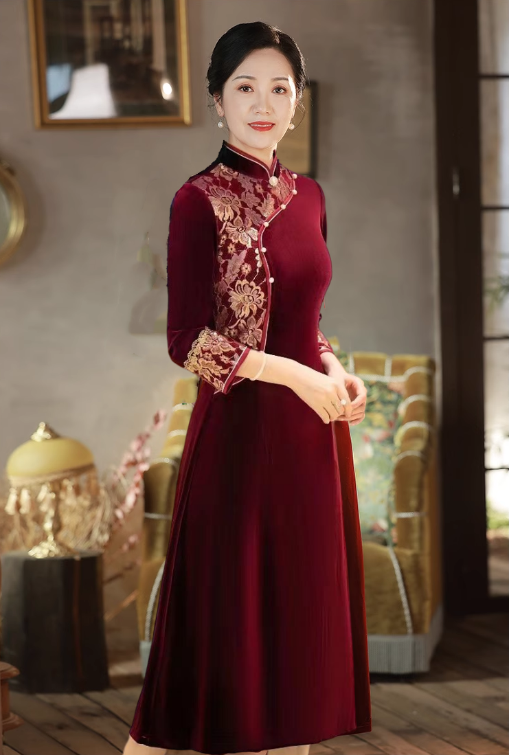 Traditionelles chinesisches Cheongsam-Qipao-Kleid aus Samt mit Stehkragen und langen Ärmeln