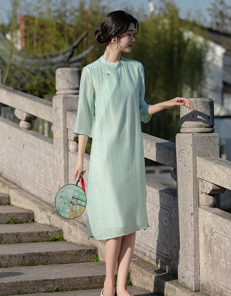 Lockeres Cheongsam-Qipao-Kleid mit grünem Bambusblätter-Print
