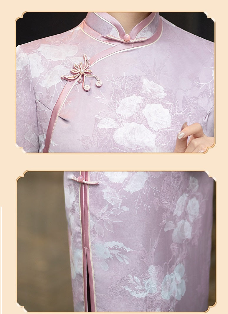 Lilafarbenes Cheongsam-Qipao-Kleid mit Blumenmuster