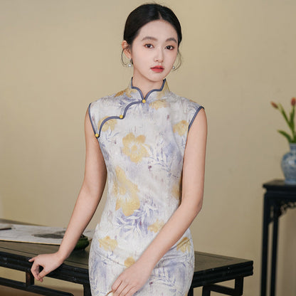 Ärmelloses Qipao-Kleid mit Blumenmuster | Goldenes Blütenblatt