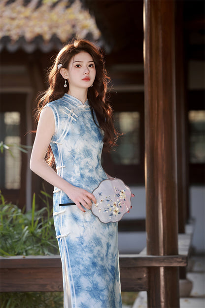 Robe Qipao sans manches bleu ciel et blanche