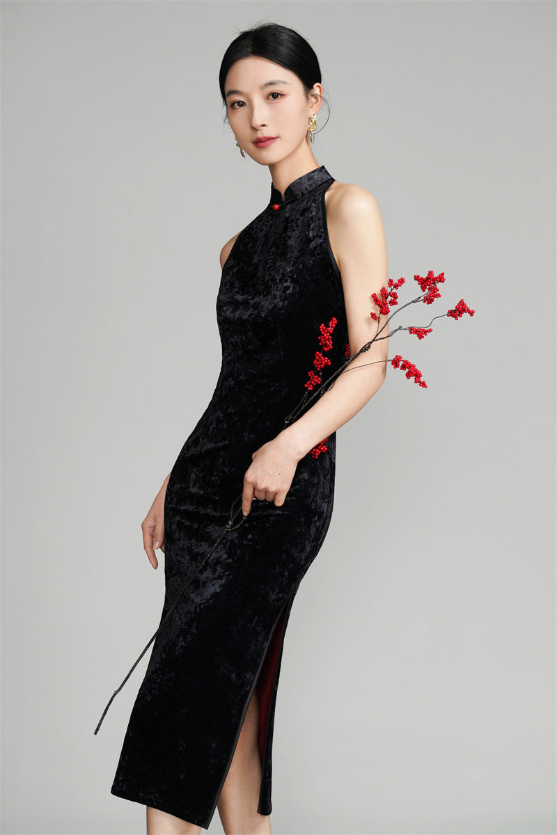 Black Modern Halter Neck Velvet Qipao