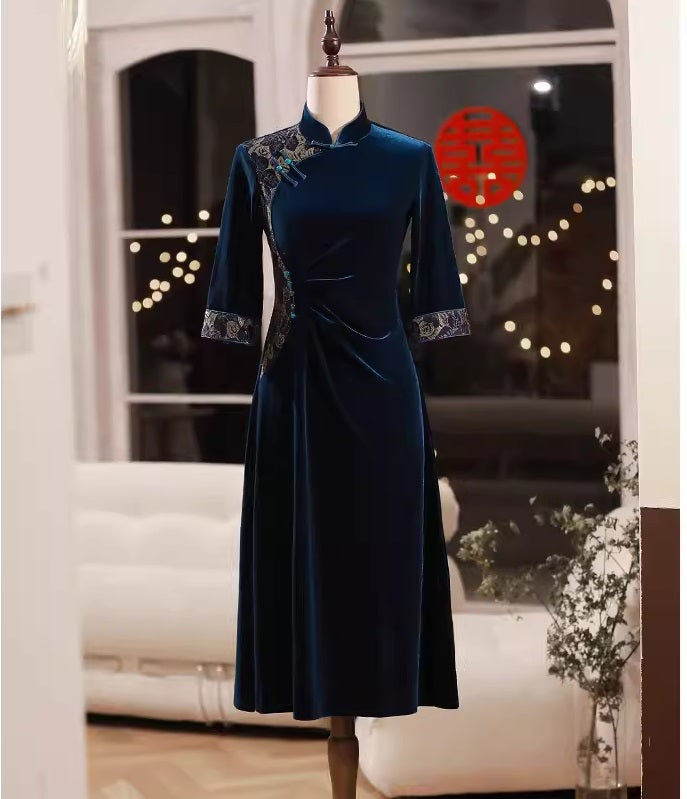 Modernized Chinese Long Sleeves A-Line Velvet Cheongsam Qipao Dress