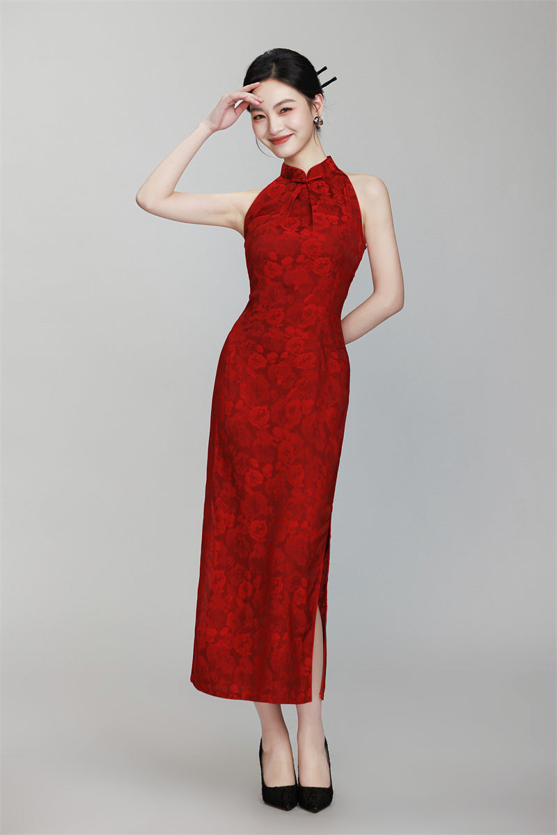 Elegant halter neck red qi pao