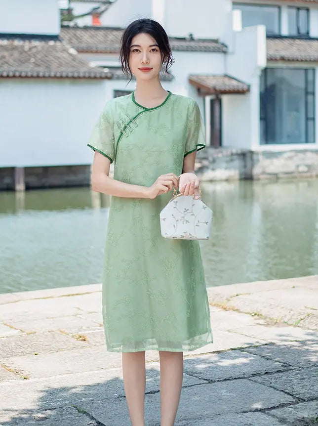 Green Embroidered Loose summer modern chinese cheongsam dress