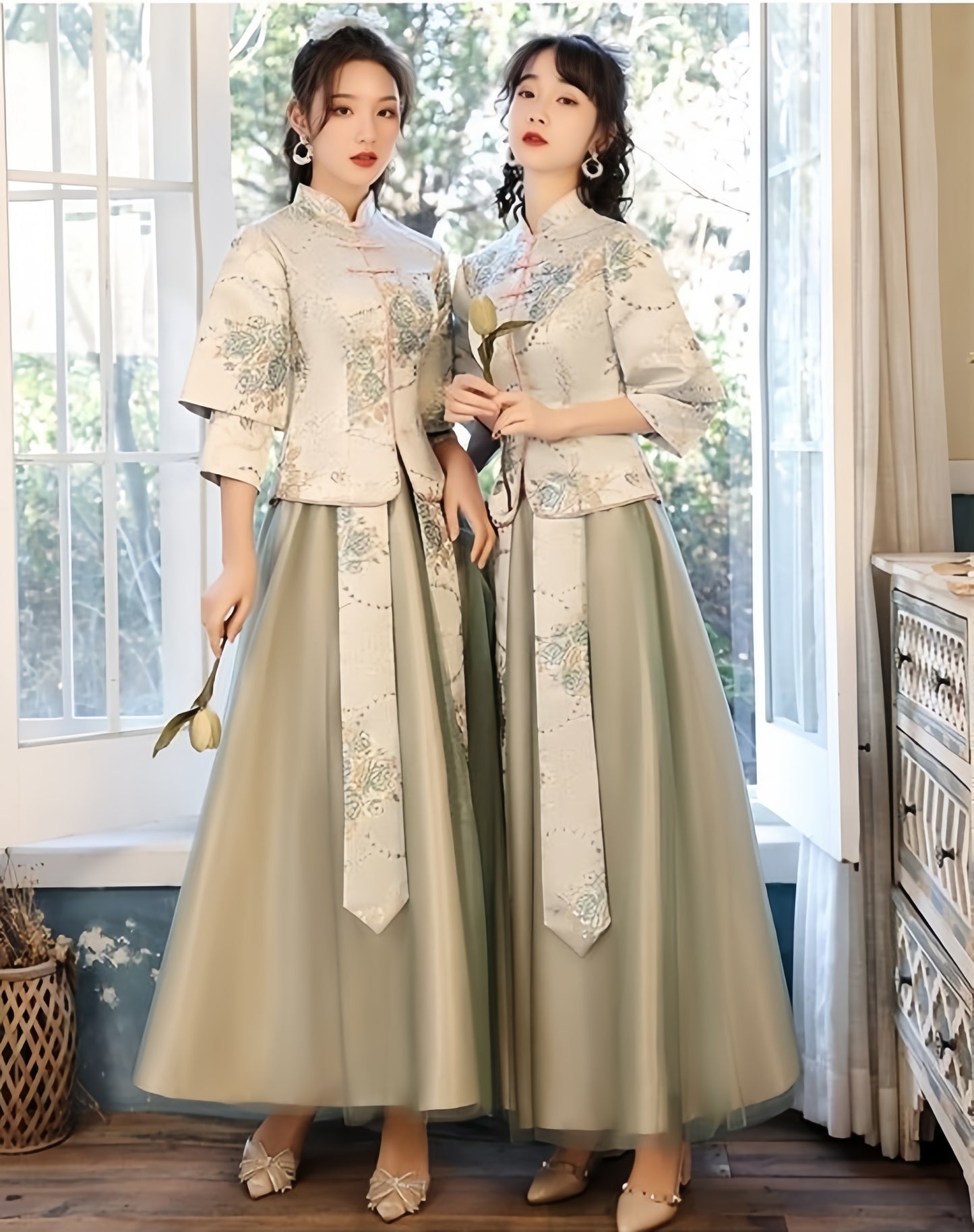 2 chinese girl in Green floral Bridesmaid  Cheongsam  Dress