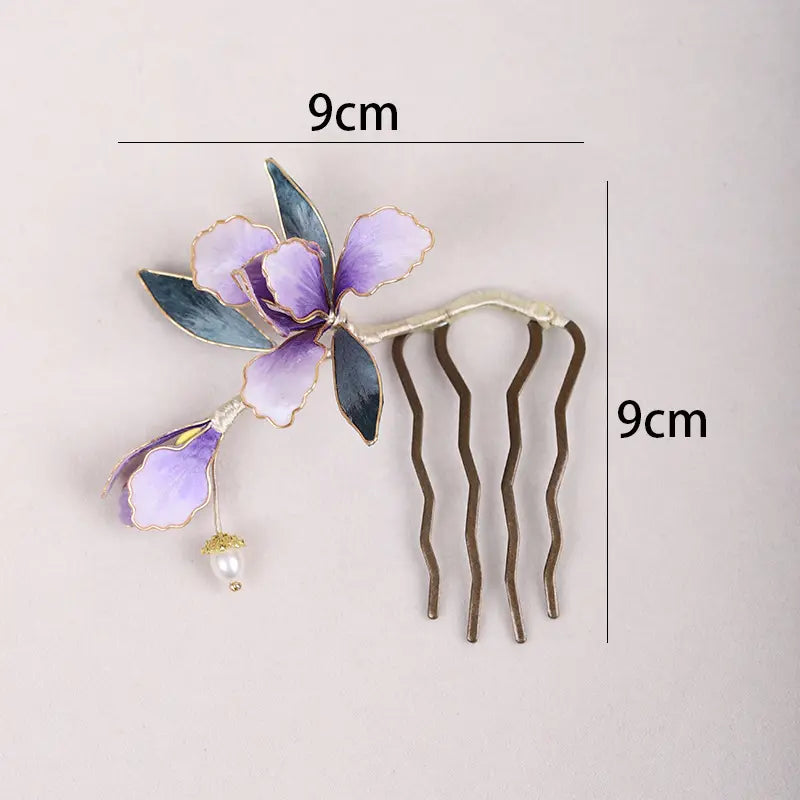 Chinese velvet Floral hair comb with measurements on a light gray background