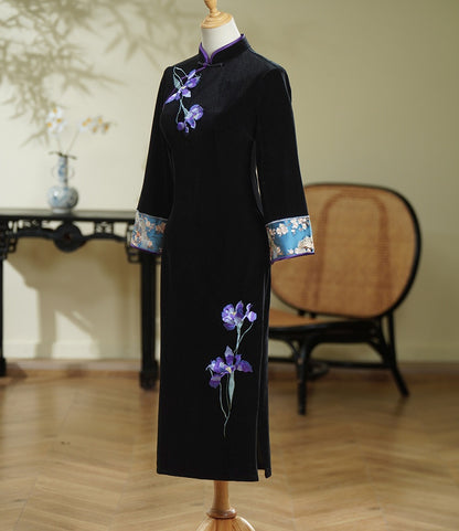 Black Long Sleeves Velvet Qipao With Purple Flowers