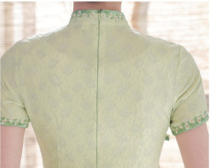 Cheongsam Qipao en dentelle verte et blanche | Daisy