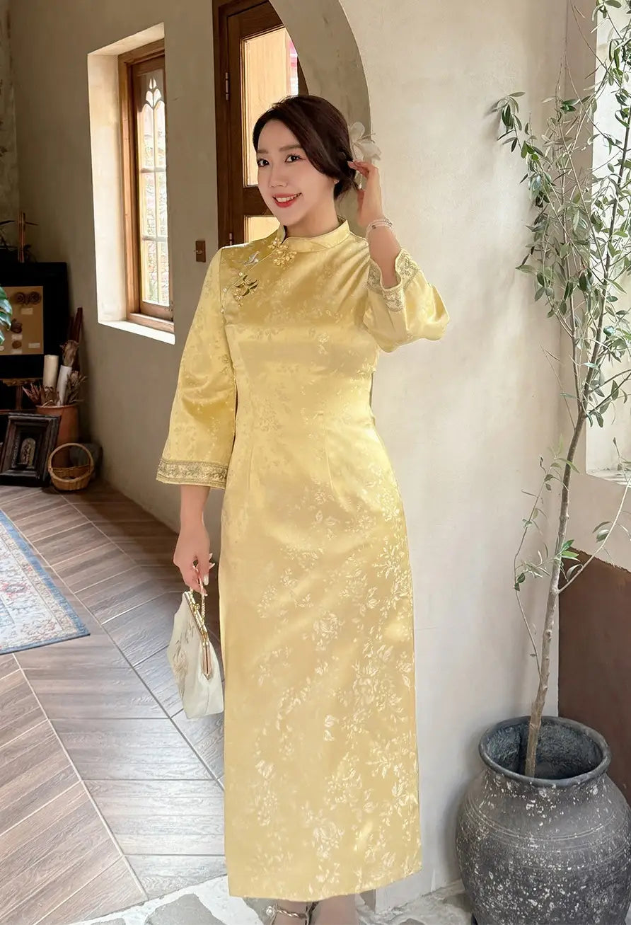 Plus Size Yellow Gold Modern  Long Sleeve Jacquard Qipao
