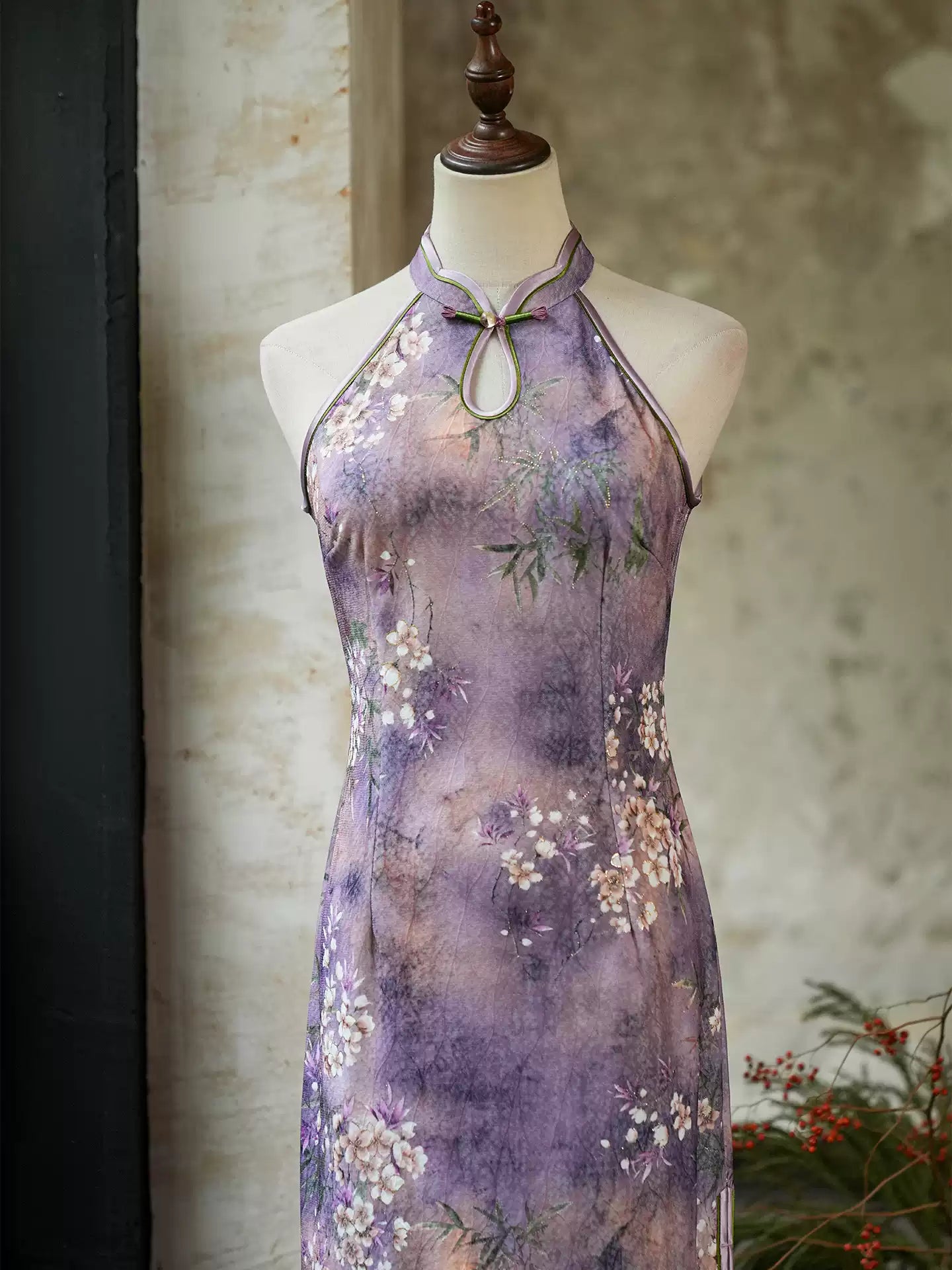 Neckholder-Midikleid mit Blumenmuster, Cheongsam und Qipao
