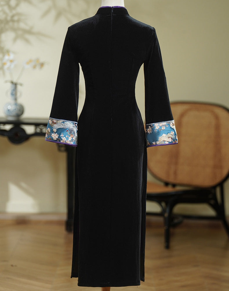 Black Long Sleeves Velvet Qipao With Purple Flowers