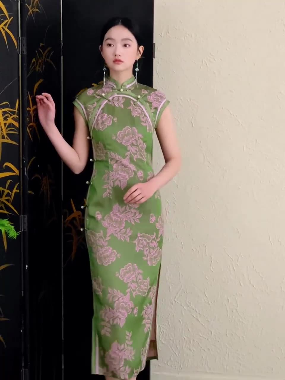 Olive Green Qipao with Floral Pattern   Cheongsam Qipao Dress