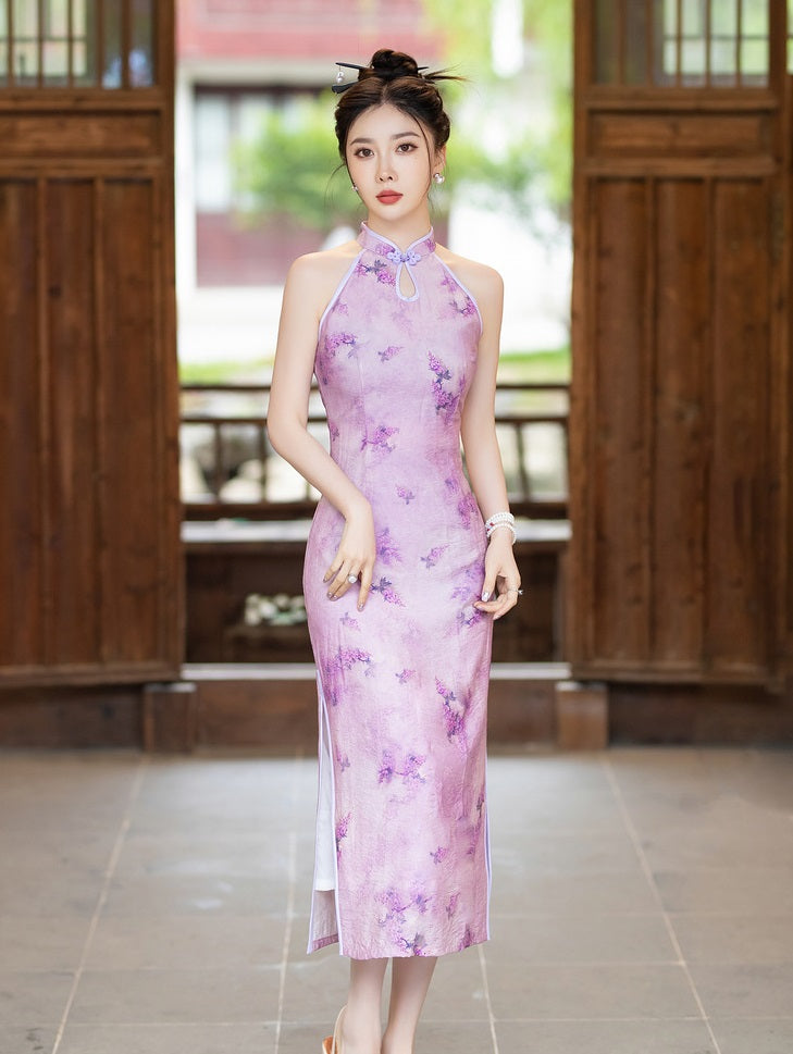 Lila Neckholder-Qipao-Kleid mit Blumenmuster