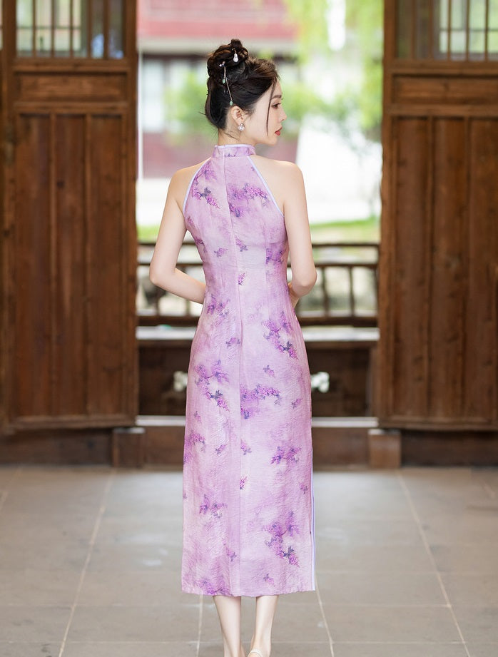 Lila Neckholder-Qipao-Kleid mit Blumenmuster