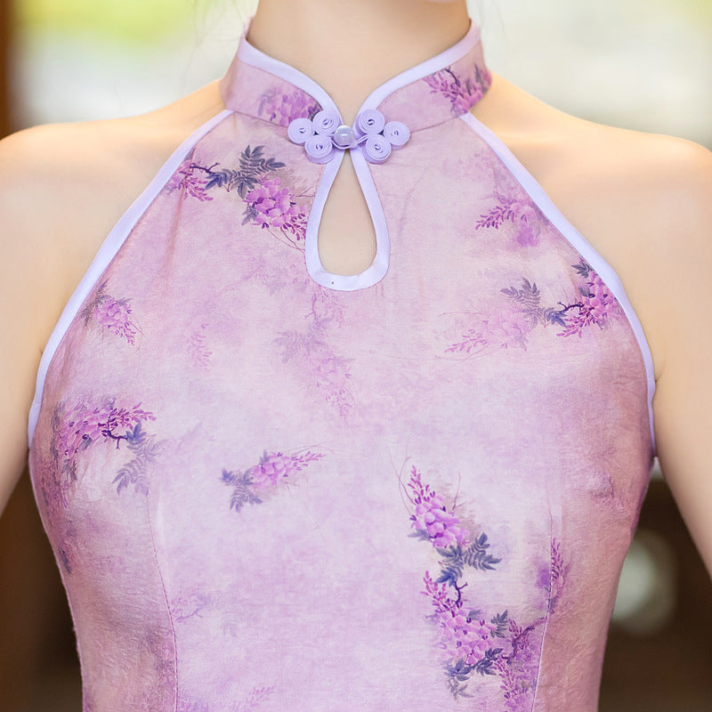Lila Neckholder-Qipao-Kleid mit Blumenmuster