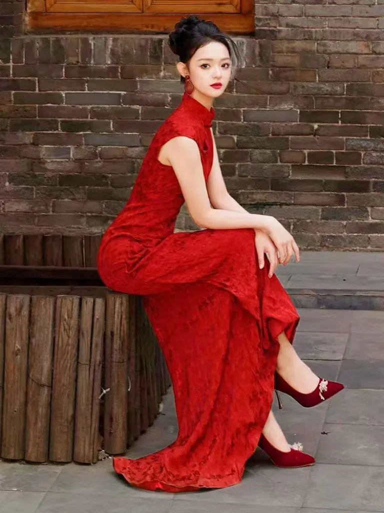 Red Jacquard Bridal Qipao Cheongsam Dress with Train