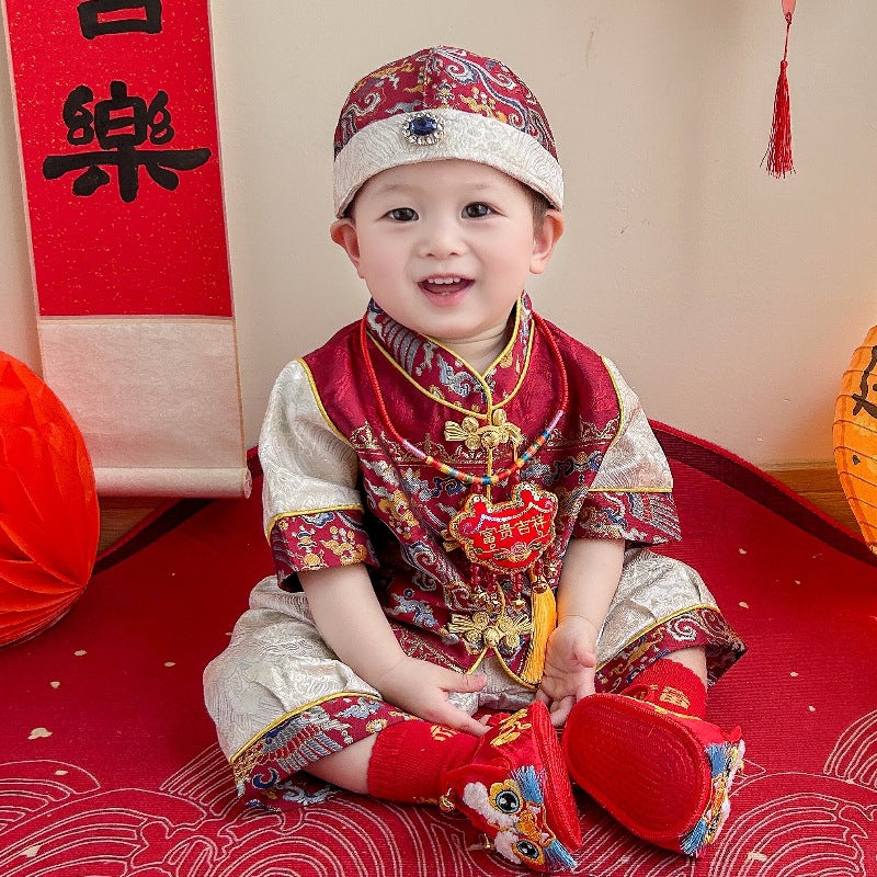 A chinese baby in Red Short Sleeves Baby Tang Jacket and pants