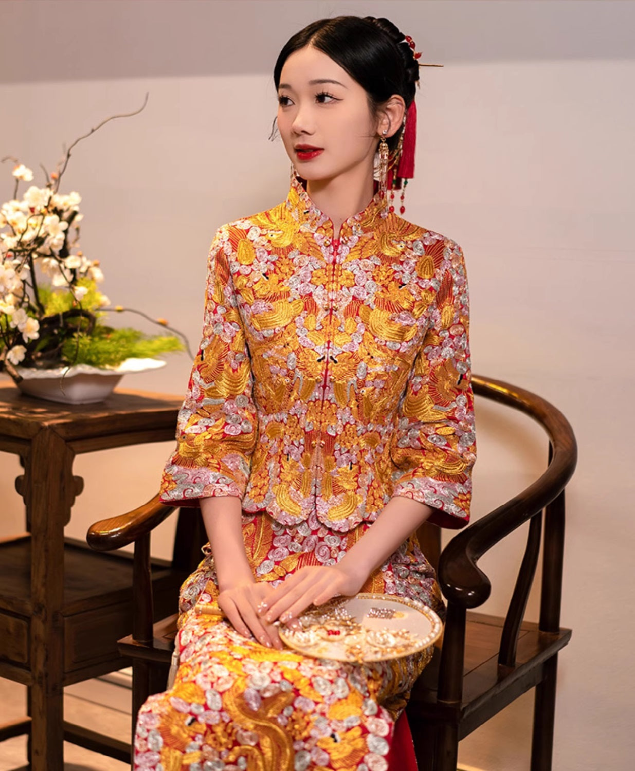 traditional chinese wedding qun kwa dress with golden dragon and pheonix embroideries 