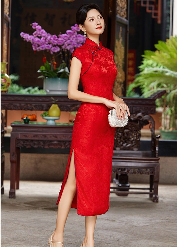 A chinese girl in sleeveless Red Mulberry Silk Floral Jacquard Qipao Dress