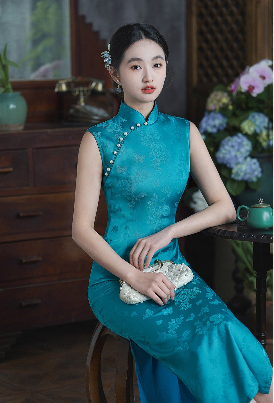 Traditional Chinese 
 Sleeveless Teal Blue vintage cheongsam Dress with Pearl Buttons