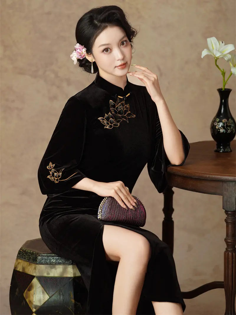 Modern Velvet Floral Embroidered Bell Sleeve Qipao with Front Slit