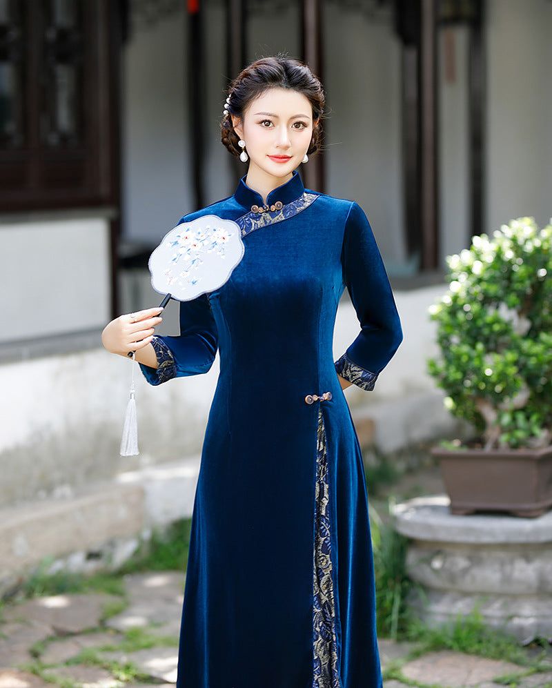 Long Sleeves A-Line Velvet Qipao with Gold Flowers