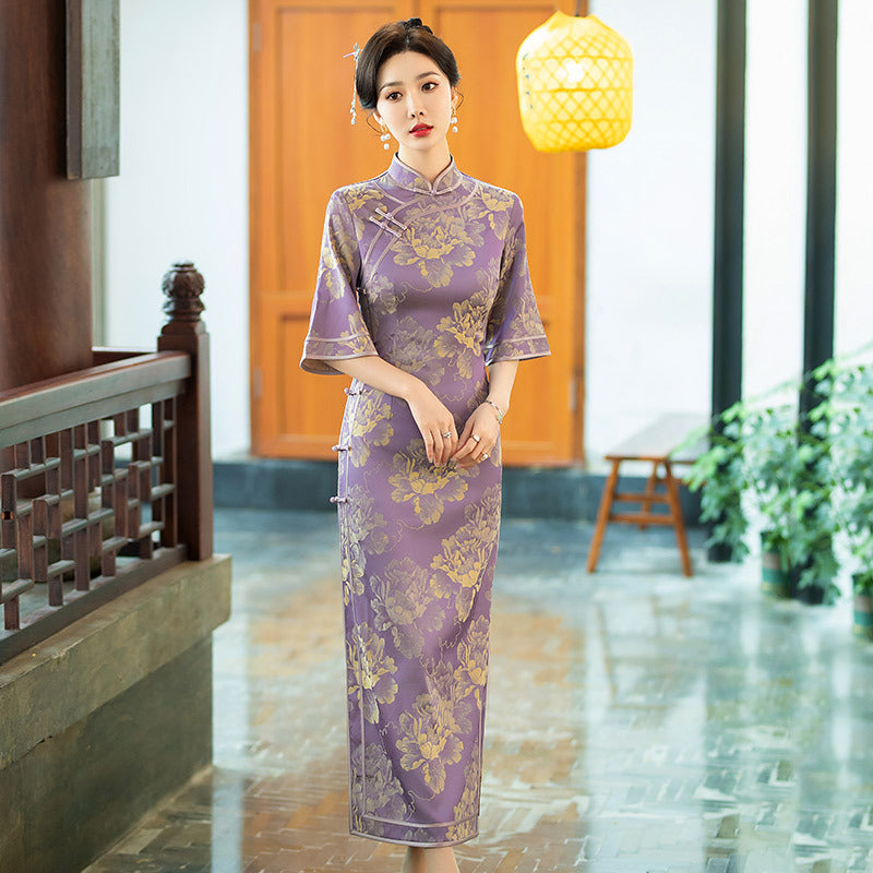 model in half sleevel floral purple qipao cheong dress front