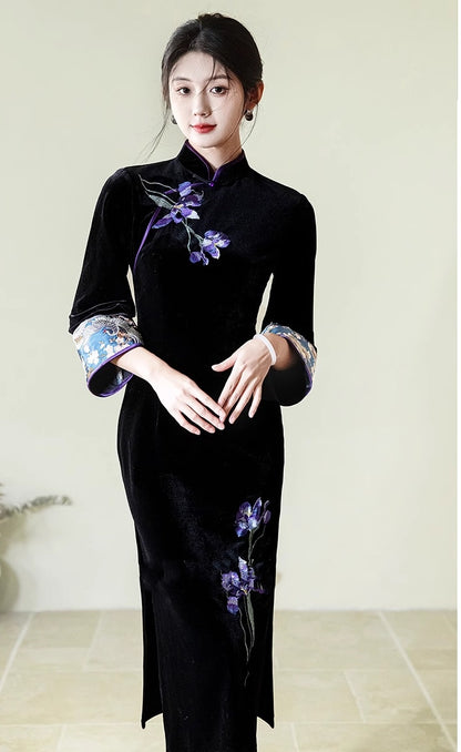 Black Long Sleeves Velvet Qipao With Purple Flowers