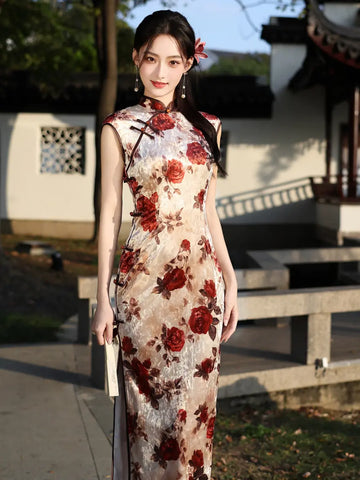 Retro Sleeveless Red Rose Velvet Qipao