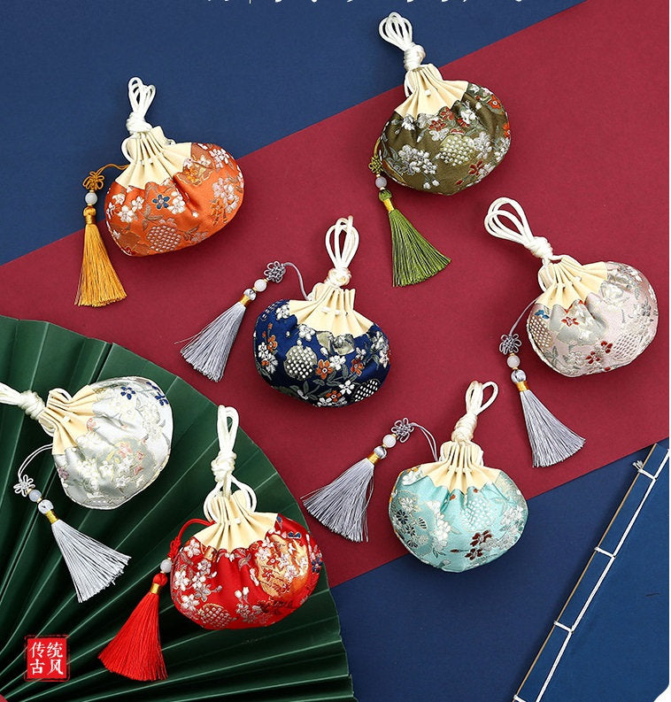 Oriental Floral Embroidered Pouch Sachet Bag | Spring - Oriental Me