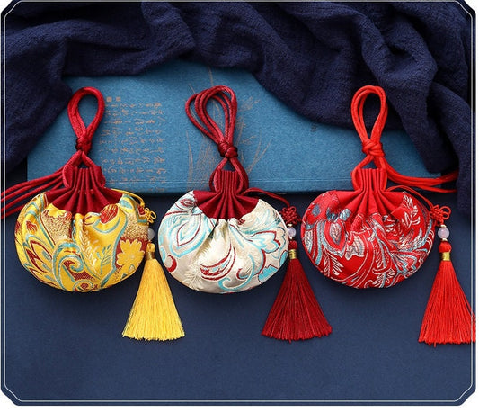 Oriental Floral Pouch Sachet Bag | Curvy